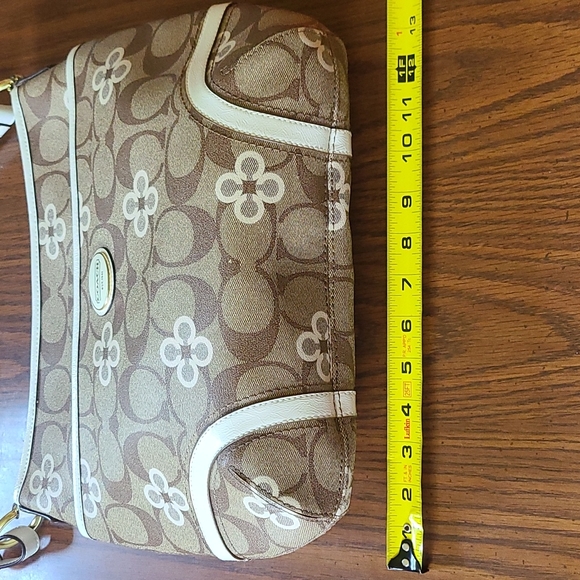 Coach Shoulder Hobo Bag - Picture 6 of 9